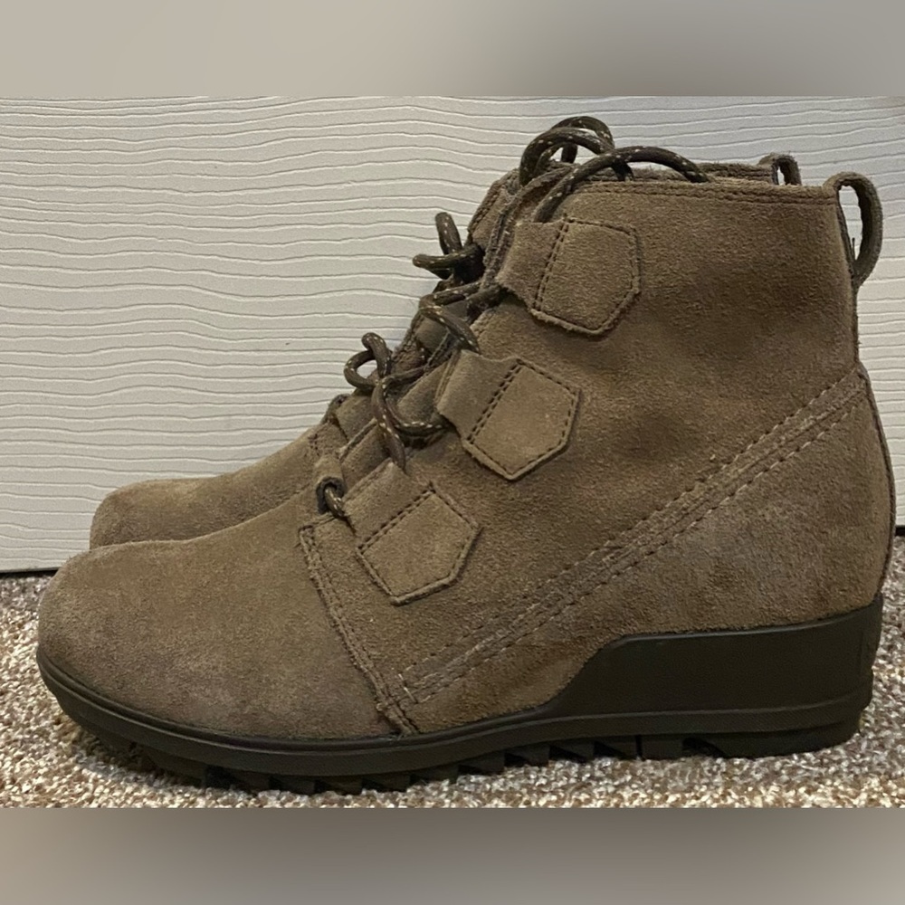 Sorel Evie Suede Lace Up Wedge Booties Tan Brown Waterproof Women's Sz 8.5 NWOB